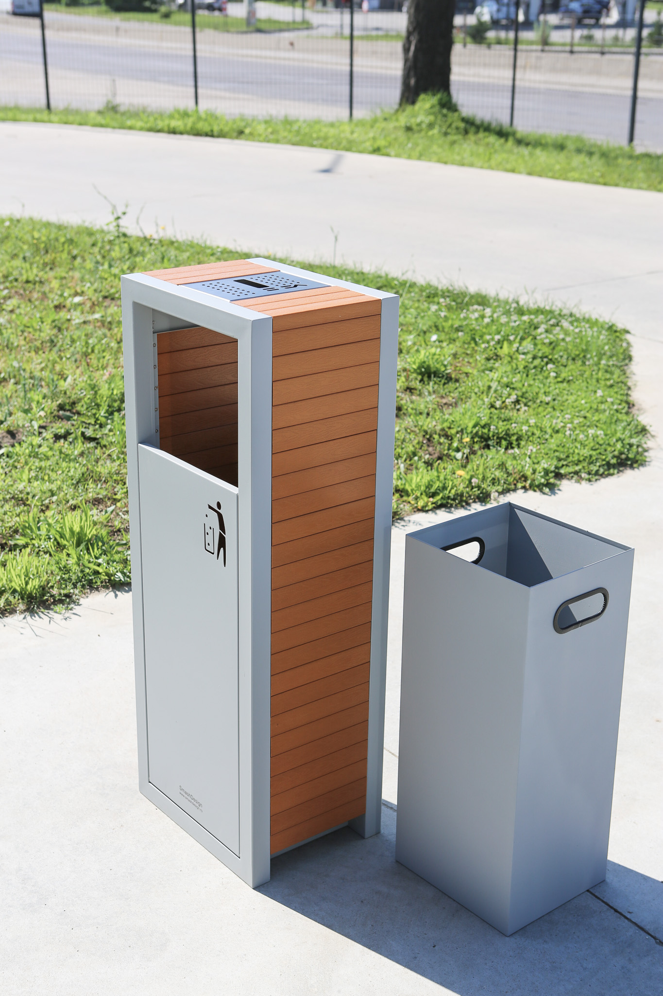 Coș de gunoi urban cu scrumieră 80 L, Linea 189, 40 x 30 x 104 cm - imagine 6
