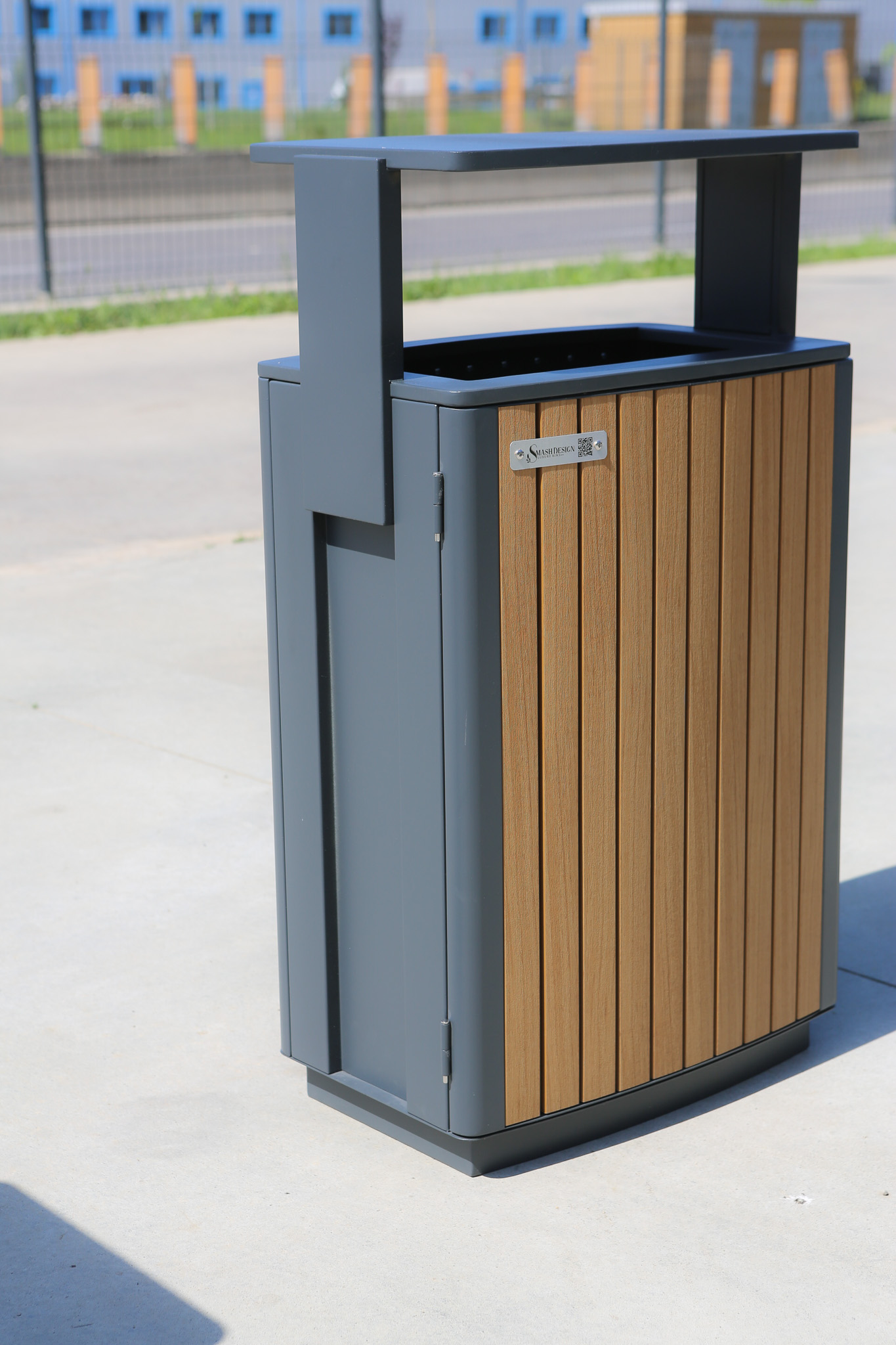 Coș de gunoi urban ATLAS 70 din oțel galvanizat cu finisaj lemn PS – capacitate 70 L - imagine 6