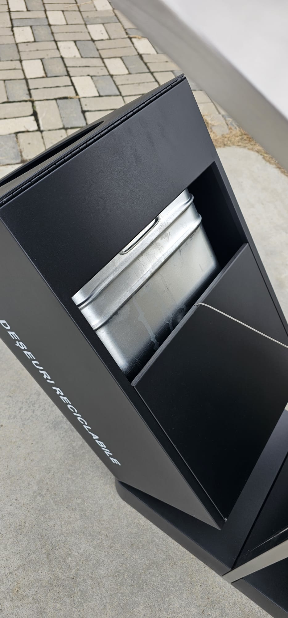 Coș stradal DUO 60 din inox 201 cu acoperire pulbere – design premium negru + inox natural, capacitate 2×30L - imagine 5
